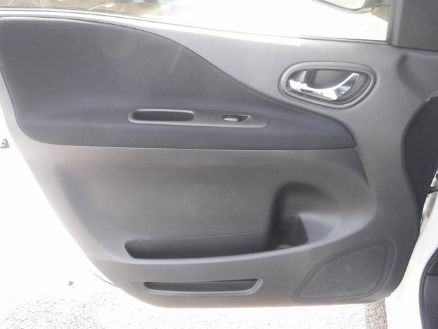 ４ＷＤ☆純正８型ナビフルセグＴＶ☆純正フリップダウンモニター☆アラウンドビューモニター☆ＥＴＣ☆ドラレコ☆両側パワスラ☆エマージェンシーブレーキ☆クルコン☆クリアランスソナー☆禁煙車★試乗予約承り中★