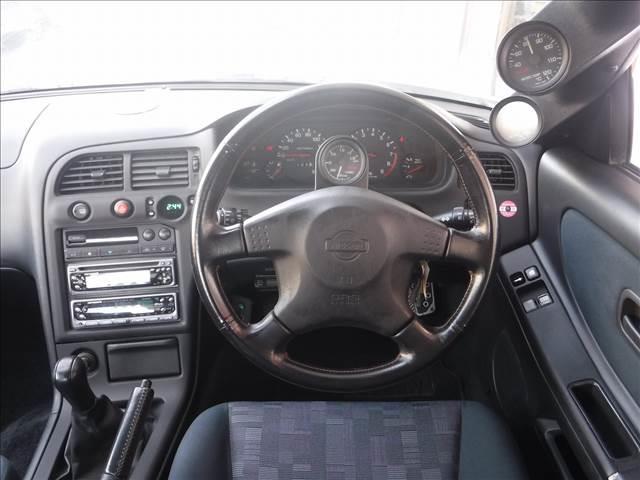 スカイライン ＧＴＳ２５ｔタイプＭ　スペックＩ　ニスモ３連追加メーター☆アペックスマフラー☆アペックスエアクリ☆純正フルエアロ☆リアスポイラー☆ＨＫＳターボタイマー☆フロントタワーバー☆リアストラットタワーバー☆純正１７ＡＷ☆ＲＢ２５ＤＥＴターボ☆（4枚目）