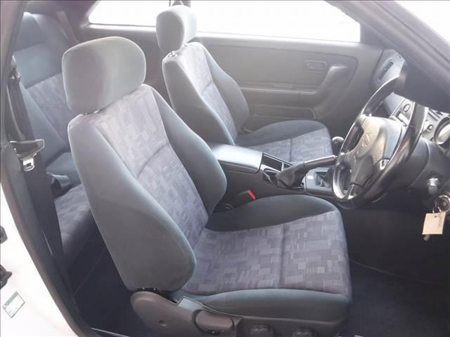 スカイライン ＧＴＳ２５ｔタイプＭ　スペックＩ　ニスモ３連追加メーター☆アペックスマフラー☆アペックスエアクリ☆純正フルエアロ☆リアスポイラー☆ＨＫＳターボタイマー☆フロントタワーバー☆リアストラットタワーバー☆純正１７ＡＷ☆ＲＢ２５ＤＥＴターボ☆（5枚目）