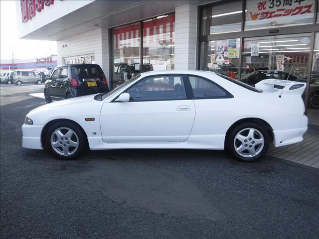 スカイライン ＧＴＳ２５ｔタイプＭ　スペックＩ　ニスモ３連追加メーター☆アペックスマフラー☆アペックスエアクリ☆純正フルエアロ☆リアスポイラー☆ＨＫＳターボタイマー☆フロントタワーバー☆リアストラットタワーバー☆純正１７ＡＷ☆ＲＢ２５ＤＥＴターボ☆（19枚目）