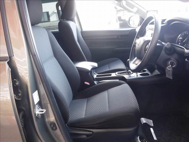ハイラックス Ｘ☆４ＷＤ☆カロッツェリアナビフルセグＴＶ☆Ｂモニター☆　Ｆ＆Ｓモニター☆ＥＴＣ☆ドラレコ☆トノカバー☆純正ベットライナー☆オーバーフェンダー☆オートライト☆ＬＥＤグリルライト☆ミラーウインカー☆アイドリングストップ☆キーレス☆ＶＳＣ★試乗予約承り中★（5枚目）