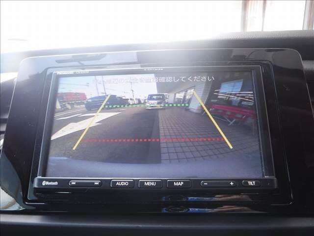 フィット ｅ：ＨＥＶベーシック☆ストラーダメモリーナビ☆バックカメラ☆　Ｂｌｕｅｔｏｏｔｈ☆ＥＴＣ☆前後ドラレコ☆ホンダセンシング☆ＡＣＣ☆ＬＫＡＳ☆ＣＭＢＳ☆オートハイビーム☆ＬＥＤヘッドライト☆クリアランスソナー☆スマートキー☆プッシュスタート☆禁煙車★試乗予約承り中（7枚目）