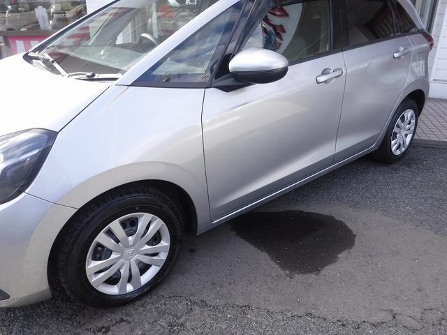 フィット ｅ：ＨＥＶベーシック☆ストラーダメモリーナビ☆バックカメラ☆　Ｂｌｕｅｔｏｏｔｈ☆ＥＴＣ☆前後ドラレコ☆ホンダセンシング☆ＡＣＣ☆ＬＫＡＳ☆ＣＭＢＳ☆オートハイビーム☆ＬＥＤヘッドライト☆クリアランスソナー☆スマートキー☆プッシュスタート☆禁煙車★試乗予約承り中（42枚目）