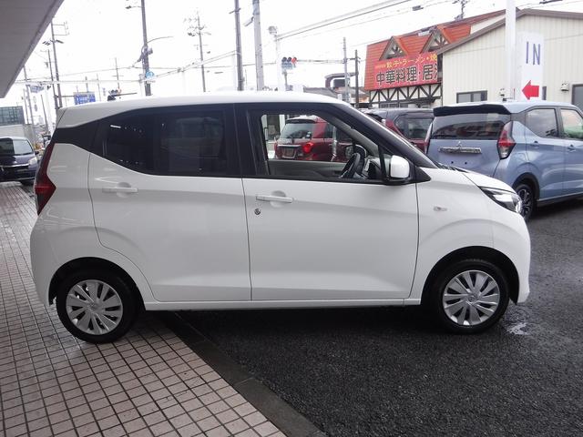 デイズ Ｓ☆４ＷＤ☆ストラーダメモリーナビ☆　Ｂｌｕｅｔｏｏｔｈ☆バックカメラ☆エマージェンシーブレーキ☆クリアランスソナー☆ＥＴＣ☆前席シートヒーター☆ベンチシート☆ＵＳＢ電源☆オートライト☆キーレス☆禁煙車★試乗予約承り中★（4枚目）