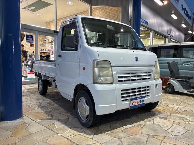 キャリイトラック KCパワステ農繁仕様 パートタイム4WD 高低二段切替式 (後輪駆動ベース) 全塗装 走行30,550キロ 1オーナー エアコン 三方開 アッパーメンバーガード リヤゲートチェーン デフロック 作業灯 AM/FMラジオ(3枚目)