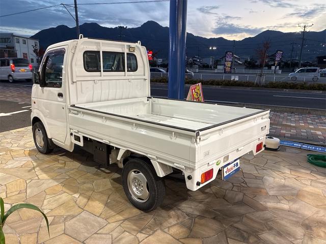 キャリイトラック KCパワステ農繁仕様 パートタイム4WD 高低二段切替式 (後輪駆動ベース) 全塗装 走行30,550キロ 1オーナー エアコン 三方開 アッパーメンバーガード リヤゲートチェーン デフロック 作業灯 AM/FMラジオ(5枚目)