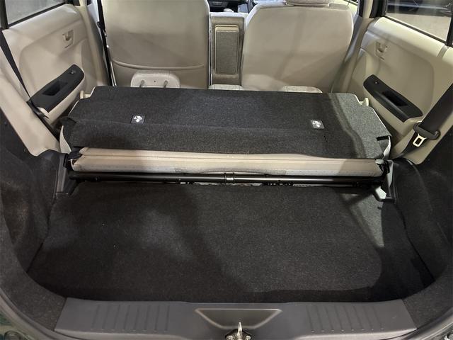 シートを倒せば広大な収納スペースになります♪♪
