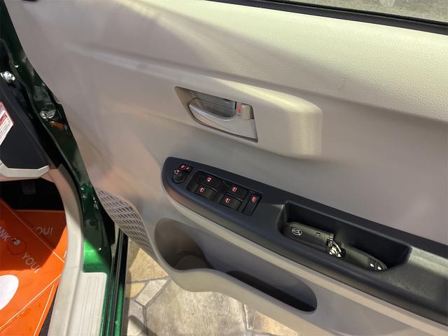 電動格納式リモコンドアミラーで狭い駐車場も安心です！