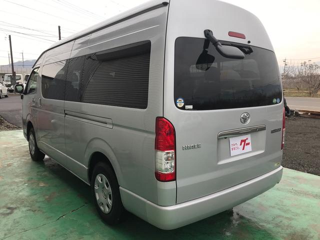 グランドキャビン 4WD 10人 ナビTV バックカメラ(4枚目)
