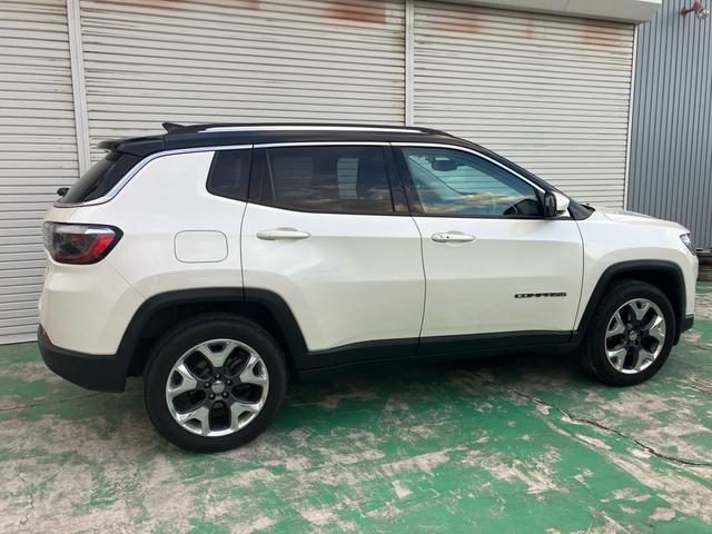 ジープ・コンパス リミテッド ブラックルーフエディション 限定車 サンルーフ 4WD ナビ付 バックカメラ スマートキーエンジン プッシュスタート パークアシスト 電動リアゲート(8枚目)