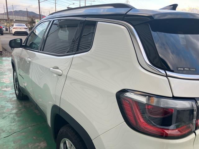 ジープ・コンパス リミテッド ブラックルーフエディション 限定車 サンルーフ 4WD ナビ付 バックカメラ スマートキーエンジン プッシュスタート パークアシスト 電動リアゲート(15枚目)