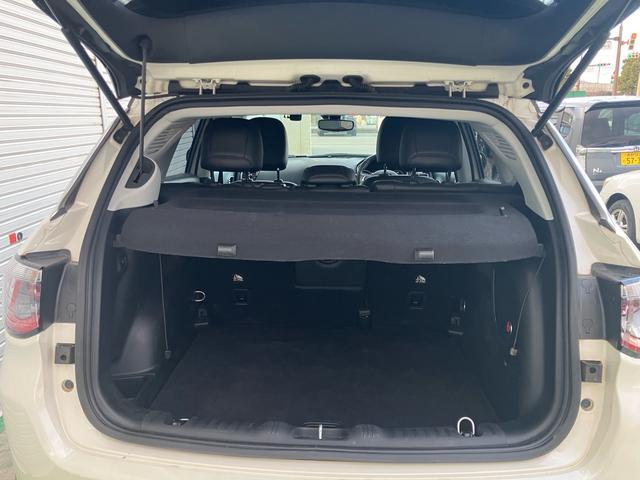 ジープ・コンパス リミテッド ブラックルーフエディション 限定車 サンルーフ 4WD ナビ付 バックカメラ スマートキーエンジン プッシュスタート パークアシスト 電動リアゲート(16枚目)