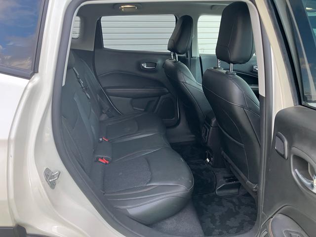 ジープ・コンパス リミテッド ブラックルーフエディション 限定車 サンルーフ 4WD ナビ付 バックカメラ スマートキーエンジン プッシュスタート パークアシスト 電動リアゲート(18枚目)