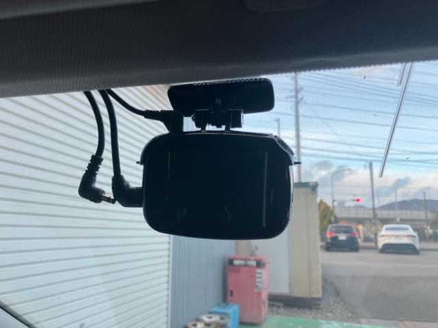 ジープ・コンパス リミテッド ブラックルーフエディション 限定車 サンルーフ 4WD ナビ付 バックカメラ スマートキーエンジン プッシュスタート パークアシスト 電動リアゲート(40枚目)