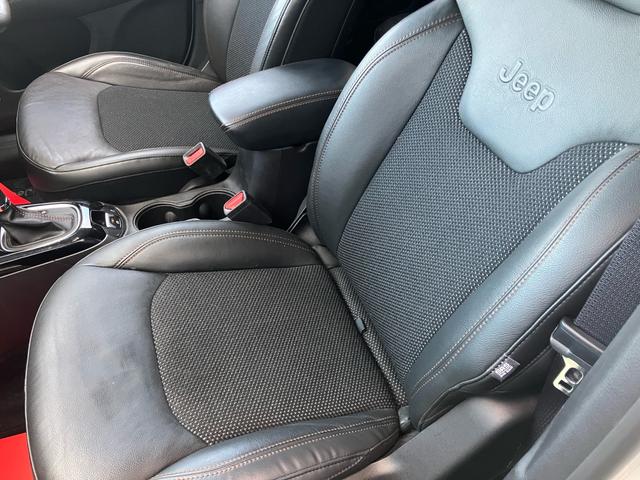 ジープ・コンパス リミテッド ブラックルーフエディション 限定車 サンルーフ 4WD ナビ付 バックカメラ スマートキーエンジン プッシュスタート パークアシスト 電動リアゲート(48枚目)