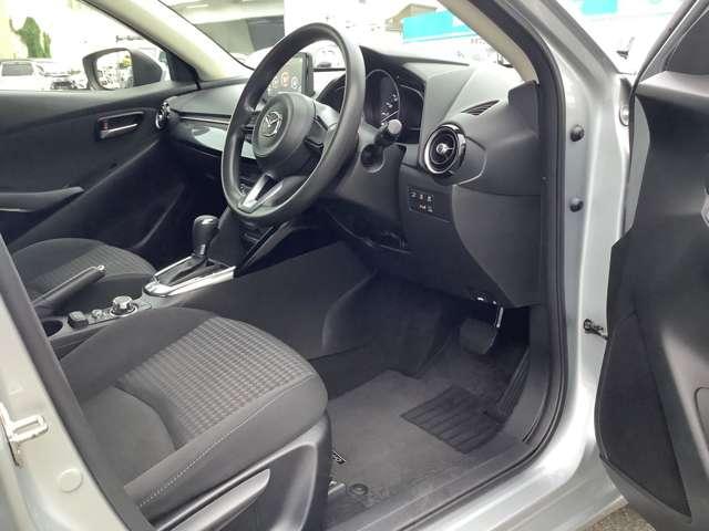 デミオ １．３　１３Ｓ　４ＷＤ　ナビ　３６０度ビューモニター　スマートインＥ（14枚目）