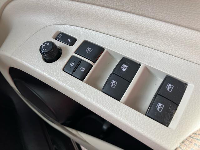 シエンタ Ｇ　４ＷＤ　ワンオーナー　両側パワースライドドア　地デジナビ　Ｂｌｕｅｔｏｏｔｈオーディオ　バックカメラ　ＥＴＣ　シートヒーター　スマートキー　プッシュスタートエンジン（13枚目）