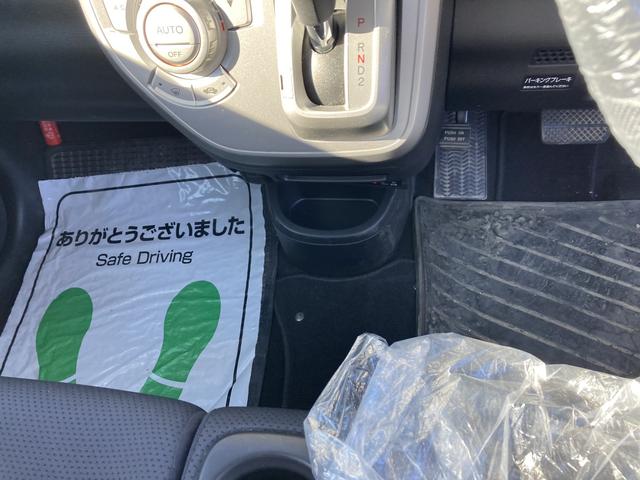 スポーツＷ　４ＷＤ　ＥＴＣ　ＨＩＤ　キーレスエントリー　電動格納ミラー　ベンチシート　ターボ　ＡＴ　盗難防止システム　ＡＢＳ　ＣＤ　ミュージックプレイヤー接続可　アルミホイール　衝突安全ボディ　エアコン(8枚目)