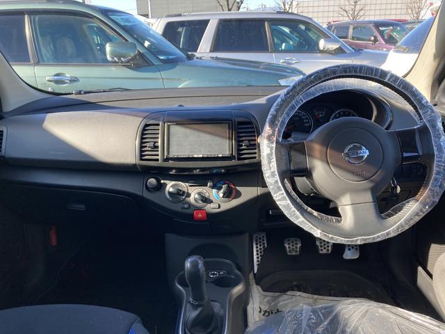 マーチ １２ＳＲ　ＥＴＣ　アルミホイール　キーレスエントリー　電動格納ミラー　ＭＴ　衝突安全ボディ　ＡＢＳ　エアコン（2枚目）