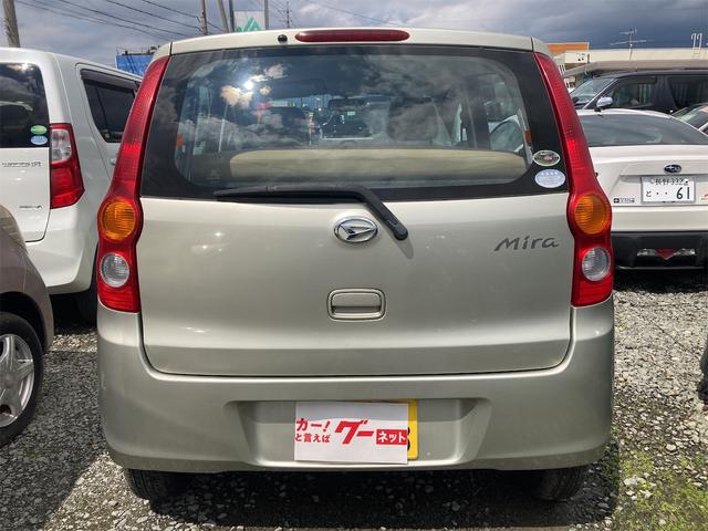 ミラ L キーレスエントリー 5速マニュアル車 車検令和6年11月まで 寒冷地仕様 盗難防止システム 衝突安全ボディ 運転席・助手席エアバッグ CD 基本装備付き(13枚目)