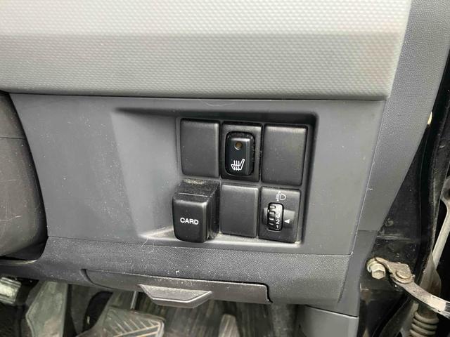 冬場や夏場はシートの心地が優れませんよね。上記のような課題をシートヒーターが解決します。どんなときでも快適にドライブが楽しめますね。