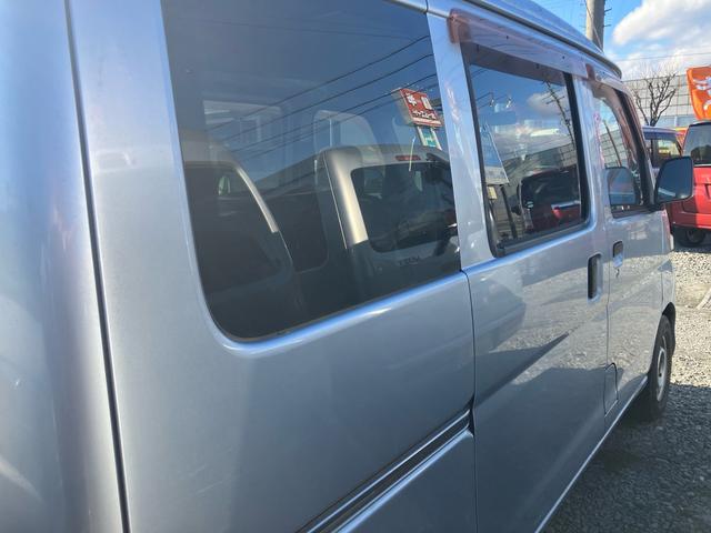 ハイゼットカーゴ DX 4WD 5速マニュアル ワンオーナー 両側スライドドア キーレス エアコン パワーウィンドウ ライトレベライザー FM/AMラジオ 新品クラッチ交換 タイミングチェーン(9枚目)