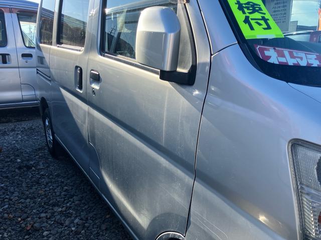 ハイゼットカーゴ クルーズターボ 4WD インパネオートマ 両側スライドドア キーレス CDオーディオ ライトレベライザー エアコン パワーウィンドウ シガーライター 電動格納ドアミラー(6枚目)