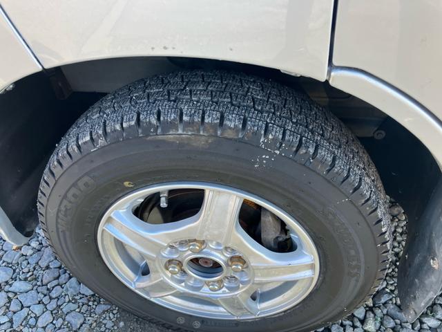 ハイゼットカーゴ クルーズターボ 4WD インパネオートマ 両側スライドドア キーレス CDオーディオ ライトレベライザー エアコン パワーウィンドウ シガーライター 電動格納ドアミラー(17枚目)