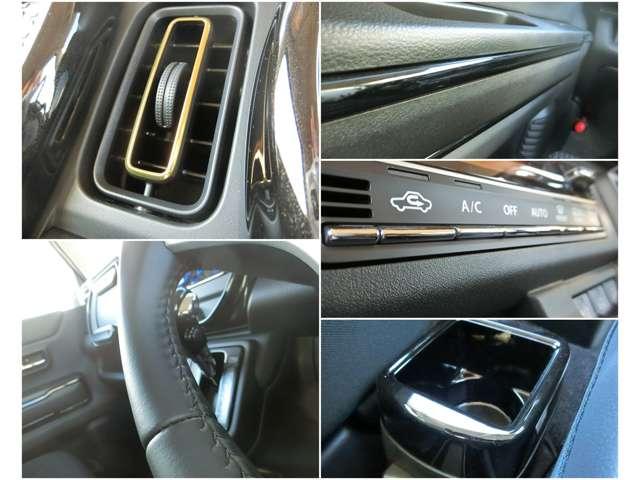 本革巻きステアリングをはじめメッキやグロス素材を採用したおしゃれなインテリアです！