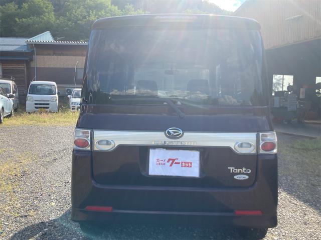 タント カスタムＸ　４ＷＤ　キーレスエントリー　ＨＩＤランプ　運転席・助手席エアバッグ　ＡＢＳ　ＣＤ　ＭＤ　エアコン　パワーステアリング　パワーウインドウ（15枚目）