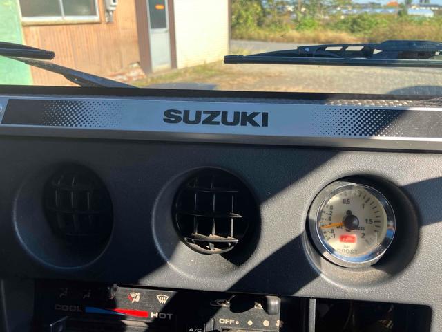 ジムニー ランドベンチャー　４ＷＤ　ＭＴ　ＵＳＢ　リフトアップ　アルミホイール　エアコン　運転席エアバッグ　社外高級アルミホイール　タイベル交換済（34枚目）