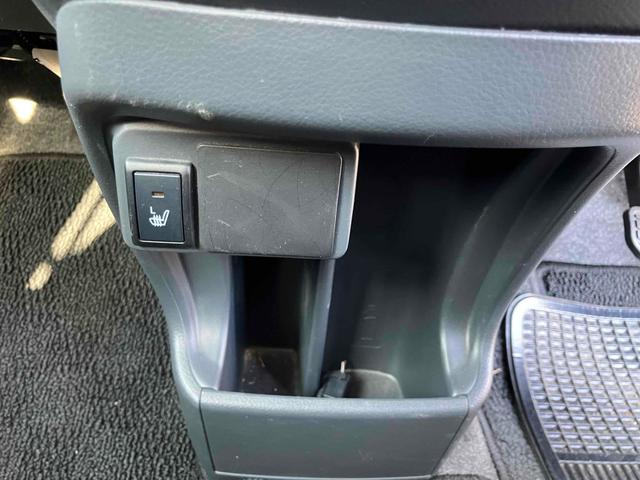 ワゴンR FX 4WD キーレスエントリー アイドリングストップ 電動格納ミラー シートヒーター ベンチシート CVT 盗難防止システム ABS CD ミュージックプレイヤー接続可 衝突安全ボディ エアコン(6枚目)