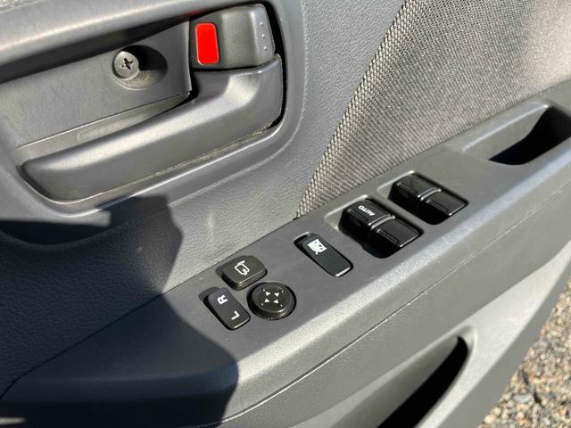 ワゴンR FX 4WD キーレスエントリー アイドリングストップ 電動格納ミラー シートヒーター ベンチシート CVT 盗難防止システム ABS CD ミュージックプレイヤー接続可 衝突安全ボディ エアコン(10枚目)