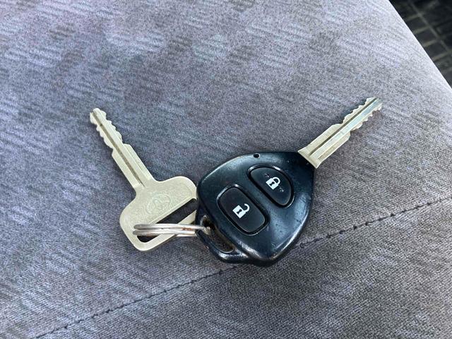 ハイエースバン ロングスーパーGL 4WD ETC 両側スライドドア キーレスエントリー 電動格納ミラー AT アルミホイール エアコン パワーウィンドウ タイベル交換済み ウオーターポンプ交換済み(11枚目)