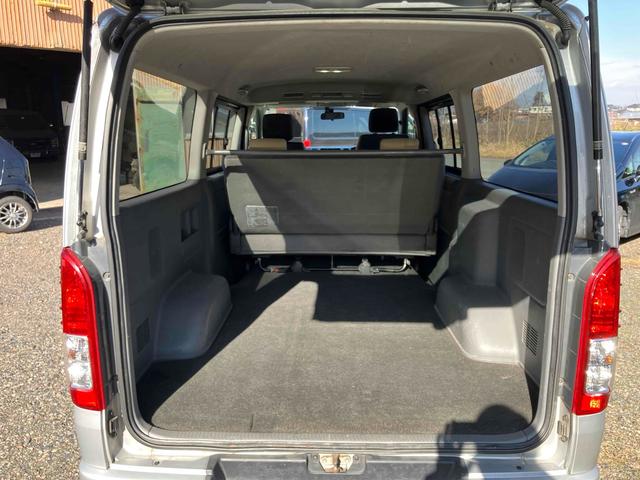 ハイエースバン ロングスーパーGL 4WD ETC 両側スライドドア キーレスエントリー 電動格納ミラー AT アルミホイール エアコン パワーウィンドウ タイベル交換済み ウオーターポンプ交換済み(29枚目)