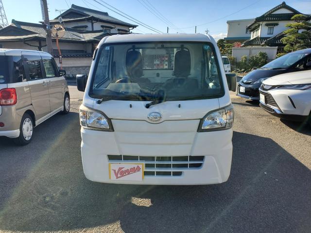 ハイゼットトラック スタンダード　農用スペシャル　４ＷＤ　５速マニュアル　ＨＩ－ＬＯ切り替え式４ＷＤ　エアコン　パワステ　デフロック　４枚リーフ　荷台灯　ゲートプロテクター　荷台マット　ロングバイザー　歩み板対応アオリ　最大積載量３５０ｋｇ　スペアキー（3枚目）