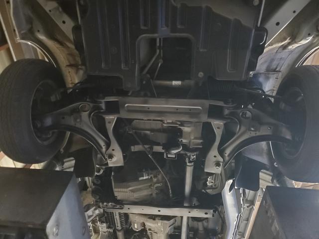 ハイゼットトラック スタンダード　農用スペシャル　４ＷＤ　５速マニュアル　ＨＩ－ＬＯ切り替え式４ＷＤ　エアコン　パワステ　デフロック　４枚リーフ　荷台灯　ゲートプロテクター　荷台マット　ロングバイザー　歩み板対応アオリ　最大積載量３５０ｋｇ　スペアキー（22枚目）