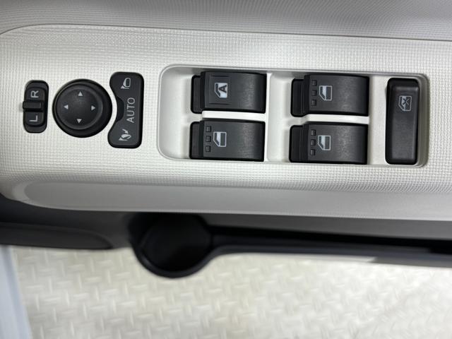 ムーヴキャンバス ストライプスＧターボ　ディスプレイオーディオ　バックカメラ　　　オートライト　オートエアコン　クルーズコントロール　ターボエンジン　両側電動スライドドア　ＬＥＤヘッドランプ　ＬＥＤフォグランプ　ＣＶＴ（61枚目）