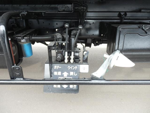 トヨエース 　超々ロング　３．５ｔ　積載車　花見台　荷台内寸６３０Ｘ２１７　横アオリ厚５ｍｍ　２ｔ引きウィンチ　フロア埋込式固縛　ラジコン　ターボ　１８０ＰＳ　６速　ＨＩＤ　１オーナ　ローダー　キャリアカー　セルフ（23枚目）