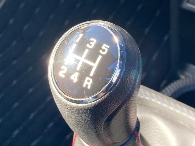 ベースグレード　４ＷＤ　ターボ　５速マニュアル　スマートキー　プッシュスタート　ＥＴＣ　１５インチアルミホイール　ＲＥＣＡＲＯシート　電動格納式ドアミラー　横滑り防止装置　ＣＤオーディオ(33枚目)