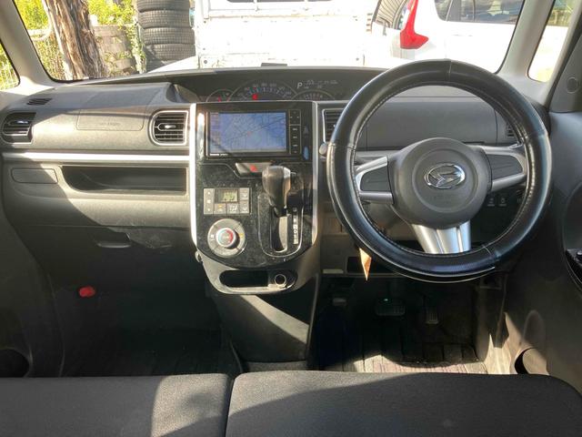 タント カスタムＲＳ　両側電動スライドドア　ナビ　オートライト　ＬＥＤヘッドランプ　スマートキー　アイドリングストップ　電動格納ミラー　ベンチシート　ＣＶＴ　盗難防止システム　ＡＢＳ　Ｂｌｕｅｔｏｏｔｈ　アルミホイール（2枚目）