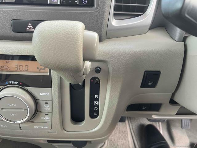 スペーシア Ｇ　４ＷＤ　ＥＴＣ　バックカメラ　両側スライドドア　ナビ　ＴＶ　スマートキー　アイドリングストップ　電動格納ミラー　シートヒーター　ベンチシート　ＣＶＴ　盗難防止システム　ＡＢＳ　アルミホイール（7枚目）