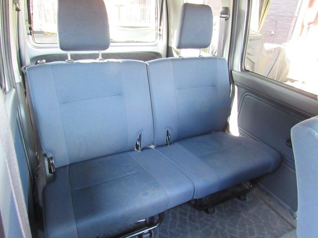 ハイゼットカーゴ クルーズ　４ＷＤ　５速ＭＴ　ワンオーナー　禁煙車　走行３５，６００ｋｍ　保証６か月走行無制限　エアコン　パワステ　パワーウィンドー　キーレスエントリー（12枚目）