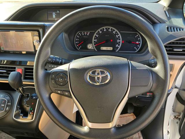 ノア Ｘ　４ＷＤ　ＥＴＣ　バックカメラ　ナビ　ＴＶ　レーンアシスト　衝突被害軽減システム　両側スライド・片側電動　オートマチックハイビーム　オートライト　ＬＥＤヘッドランプ　キーレスエントリー（3枚目）