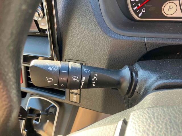 ノア Ｘ　４ＷＤ　ＥＴＣ　バックカメラ　ナビ　ＴＶ　レーンアシスト　衝突被害軽減システム　両側スライド・片側電動　オートマチックハイビーム　オートライト　ＬＥＤヘッドランプ　キーレスエントリー（9枚目）