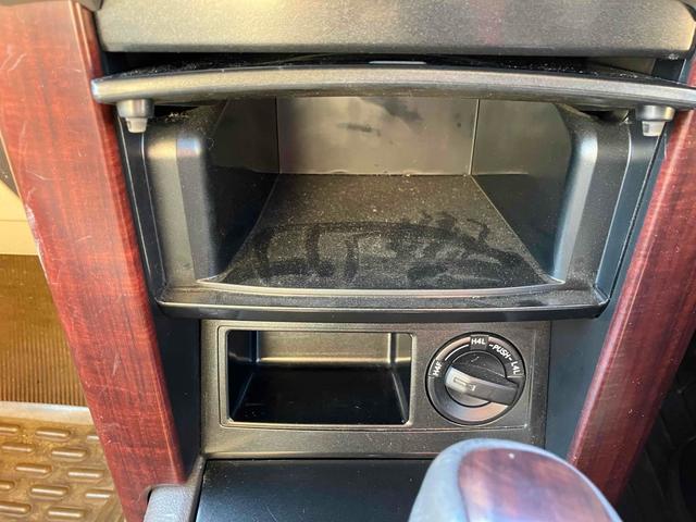 ランドクルーザープラド ＴＸ　Ｌパッケージ　４ＷＤ　ＥＴＣ　バックカメラ　オートクルーズコントロール　パワーシート　ナビ　ＴＶ　オートライト　ヘッドライトウォッシャー　アルミホイール　スマートキー　電動格納ミラー　シートヒーター　ＡＴ（8枚目）