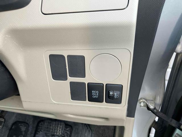 ムーヴ Ｌ　４ＷＤ　キーレスエントリー　アイドリングストップ　電動格納ミラー　ベンチシート　ＣＶＴ　盗難防止システム　ＡＢＳ　ＣＤ　ミュージックプレイヤー接続可　アルミホイール　衝突安全ボディ　エアコン（7枚目）