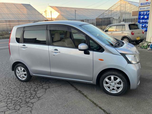 ムーヴ Ｌ　４ＷＤ　キーレスエントリー　アイドリングストップ　電動格納ミラー　ベンチシート　ＣＶＴ　盗難防止システム　ＡＢＳ　ＣＤ　ミュージックプレイヤー接続可　アルミホイール　衝突安全ボディ　エアコン（16枚目）