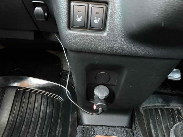 スペーシアカスタム ハイブリッドＸＳ　４ＷＤ　ドライブレコーダー　ＥＴＣ　バックカメラ　両側電動スライドドア　ナビ　ＴＶ　クリアランスソナー　レーンアシスト　衝突被害軽減システム　オートライト　ＬＥＤヘッドランプ　スマートキー（10枚目）