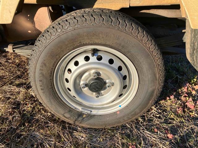 キャリイトラック ＫＣエアコン・パワステ　４ＷＤ　５速マニュアル車　エアコン　運転席エアバッグ　パワーステアリング　ＦＭ／ＡＭラジオ　切り替え式４ＷＤ（17枚目）